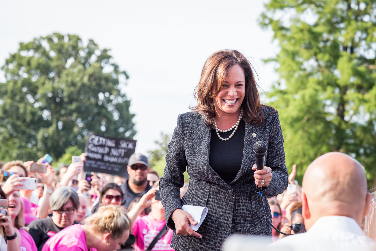 Did Sen. Kamala Harris Use an Affair With a Married Man to Launch Her Career?