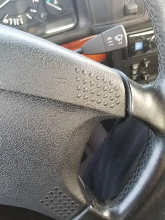 braille-steering-wheel-dots