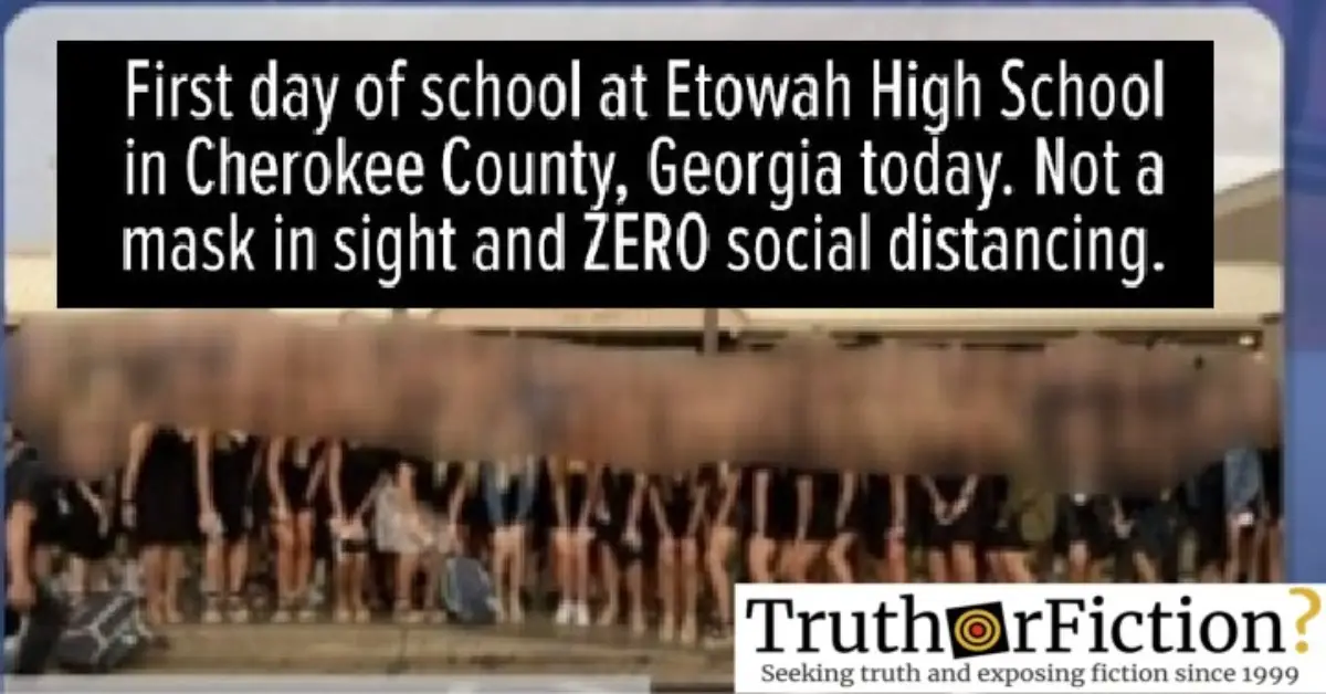 Was a Georgia High School’s Senior Class Photographed Together Without Masks?
